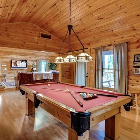 Willa Great Location Pool Table Hot Tub Gatlinburg Zewnętrze zdjęcie