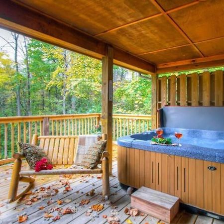 Willa Great Location Pool Table Hot Tub Gatlinburg Zewnętrze zdjęcie