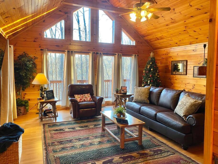 Willa Great Location Pool Table Hot Tub Gatlinburg Zewnętrze zdjęcie