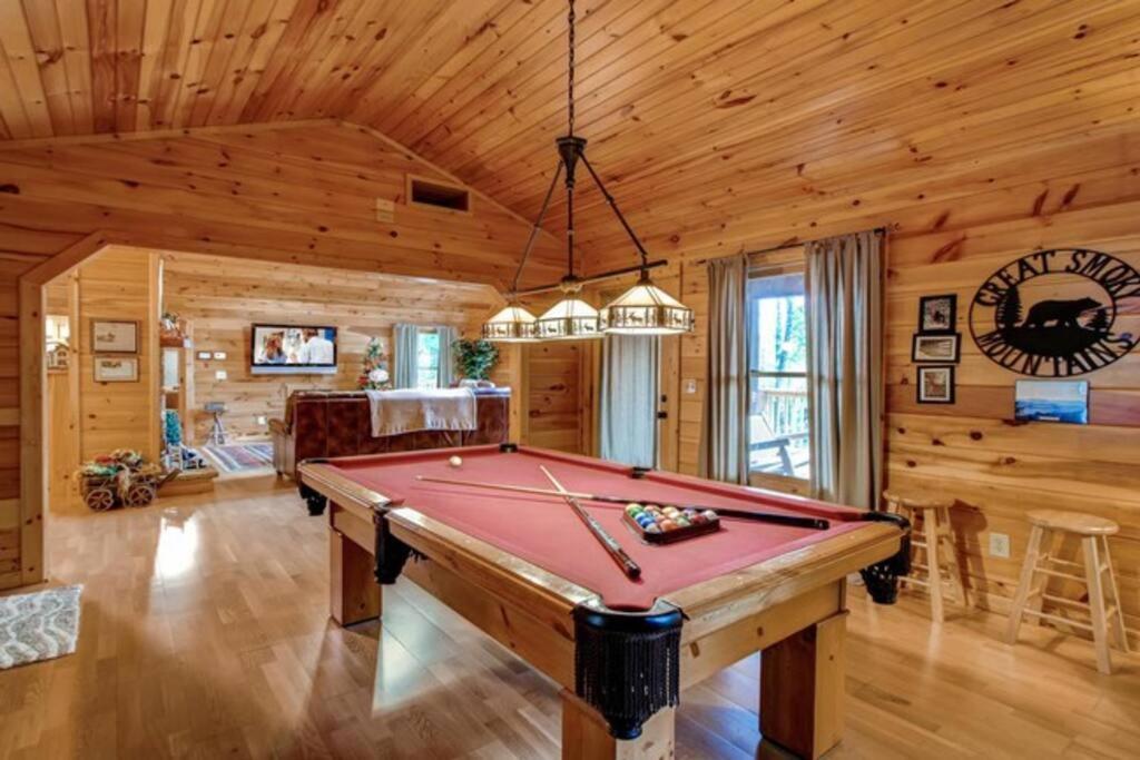 Willa Great Location Pool Table Hot Tub Gatlinburg Zewnętrze zdjęcie