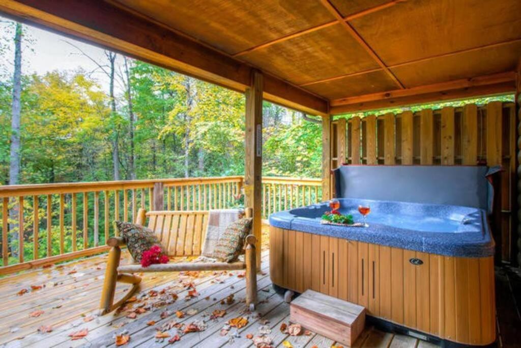 Willa Great Location Pool Table Hot Tub Gatlinburg Zewnętrze zdjęcie